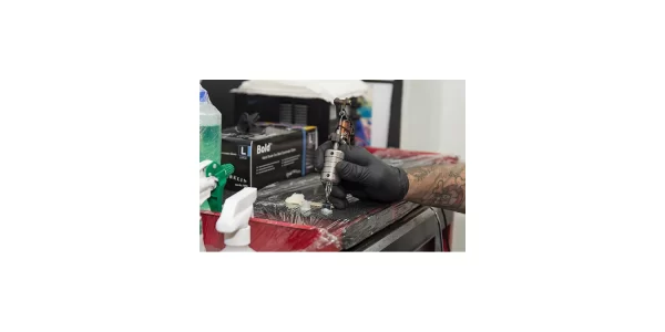 Aurelia Bold 100 Medical Grade Nitrile Gloves - Image 5